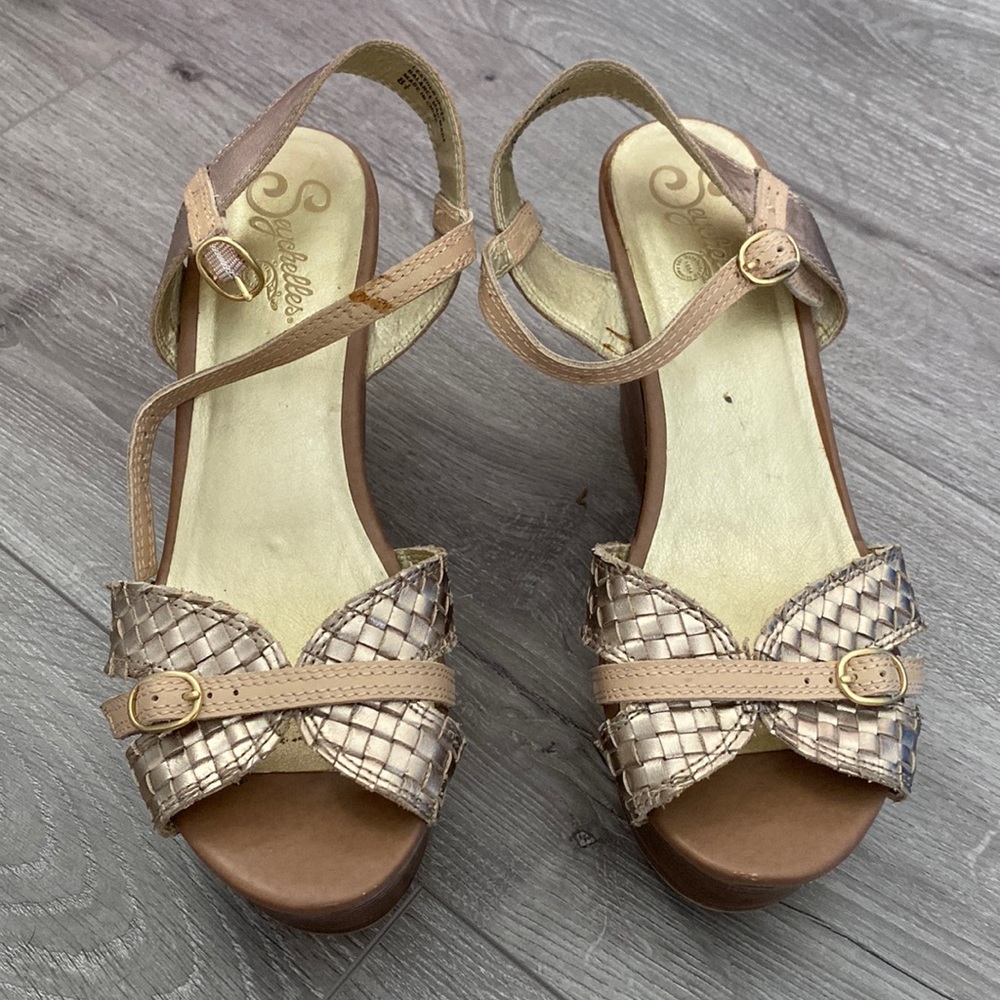Seychelles platform beige shoes